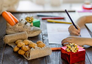 Kerst in de Bibliotheek: voorlezen en kerstversiering maken